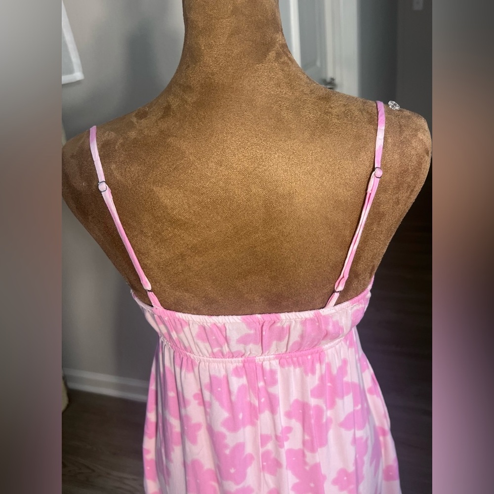 XS Super Cute!!!Wild Fable Pink Floral sun-dress with adjustable straps. - Picture 6 of 9